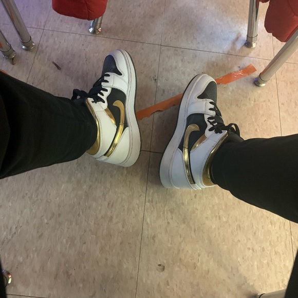 Meet your Posher, Dwayne - Picture 1 of 1